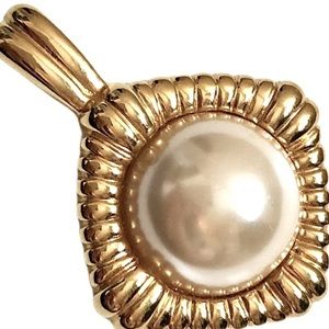 Kenneth Jay Lane Pendant Enhancer Faux Pearl Gold Tone KJL Kenny Lane Vintage